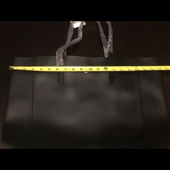 Macy’s Large Shopping Tote Black/Blue Faux Leather - Picture 3 of 3